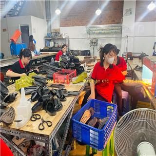 XƯỞNG CHUYÊN SẢN XUẤT CÁC MẶT HÀNG D.A B.Ò NH...