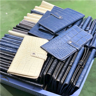 Nguồn Hàng Quà Tặng Đồ Da - Doanh nghiệp , Cô...