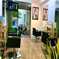 Cần sang nhượng tiệm tóc trung tâm phố Tây Hùng Vương, Nha Trang